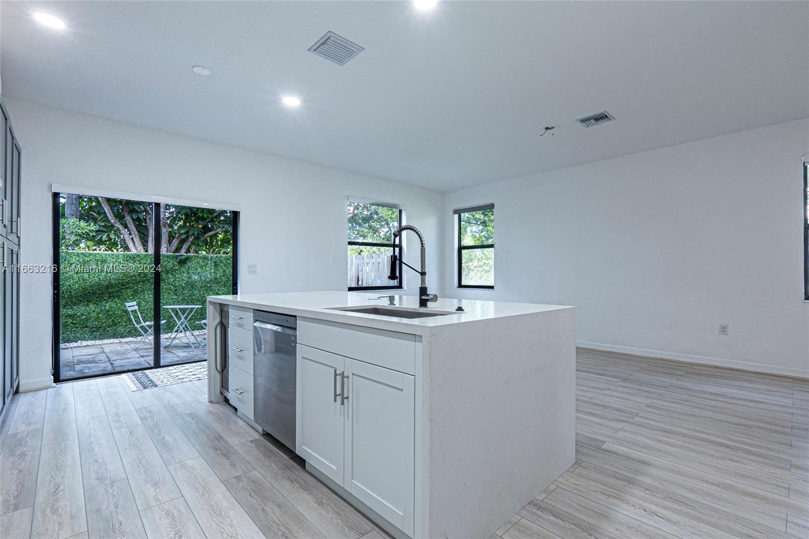 VIA VENTURE NEIGHBORHOOD - Residential Lease