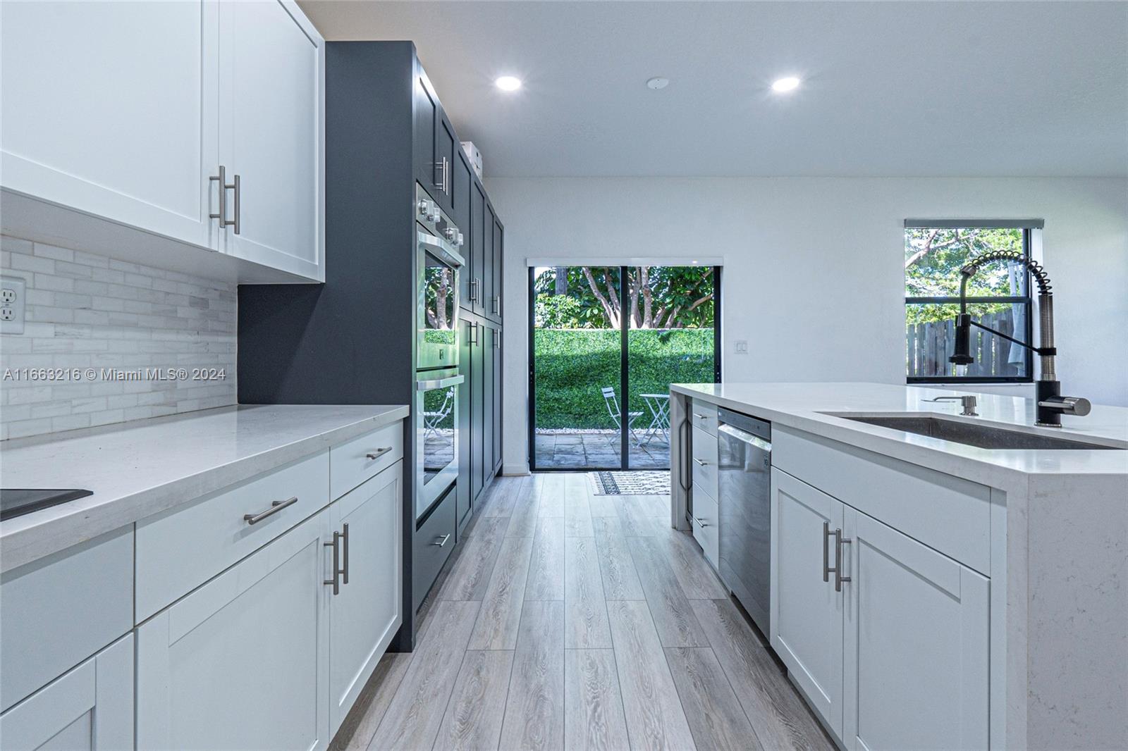 VIA VENTURE NEIGHBORHOOD - Residential Lease