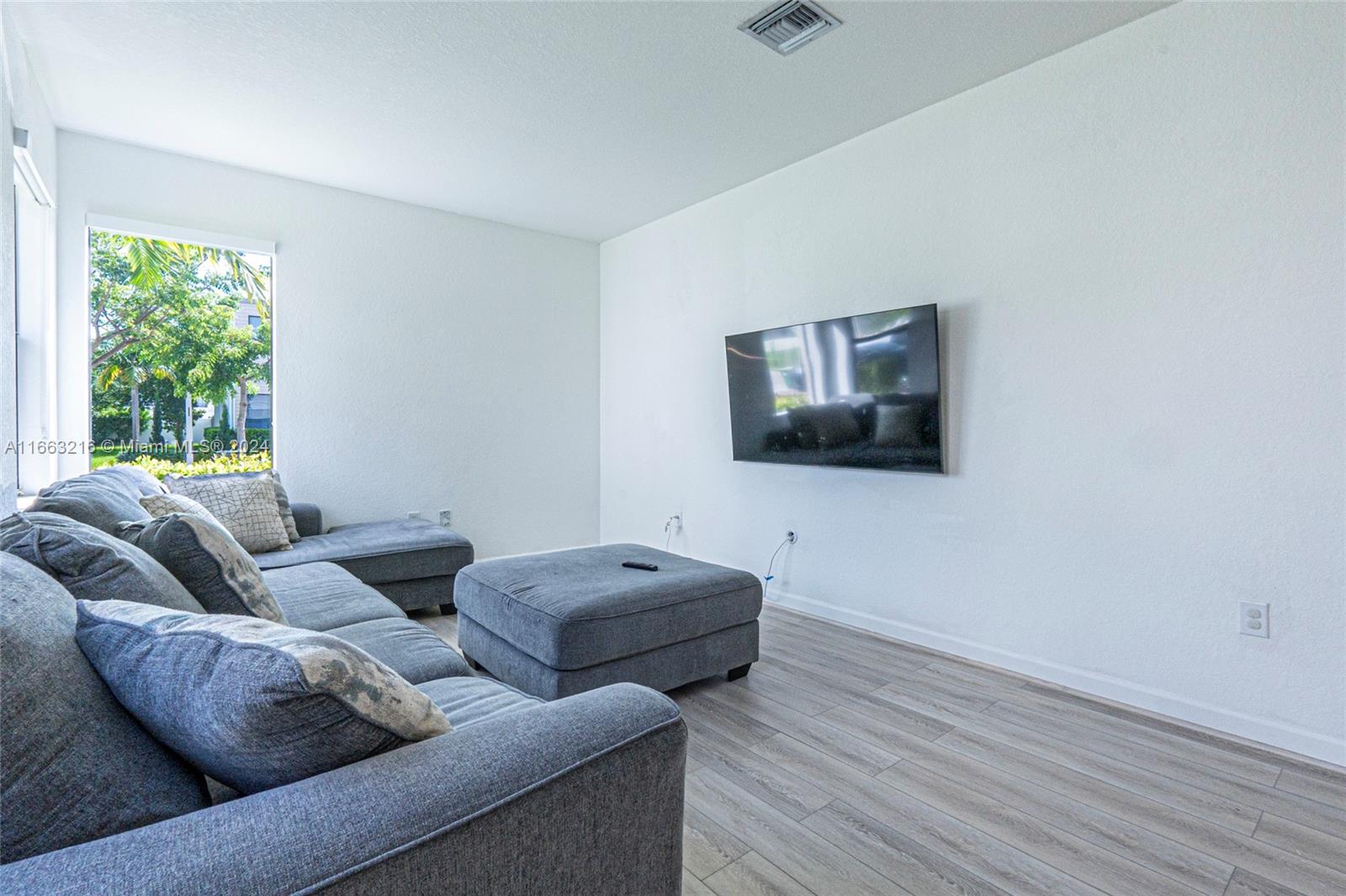 VIA VENTURE NEIGHBORHOOD - Residential Lease