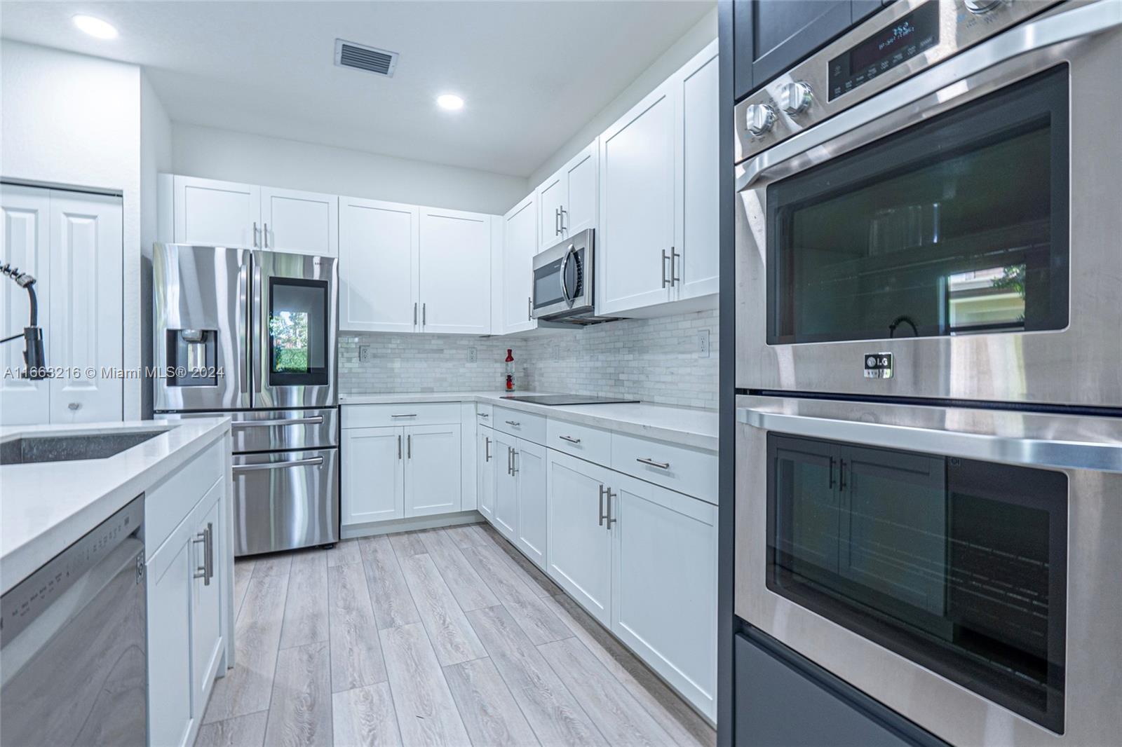 VIA VENTURE NEIGHBORHOOD - Residential Lease