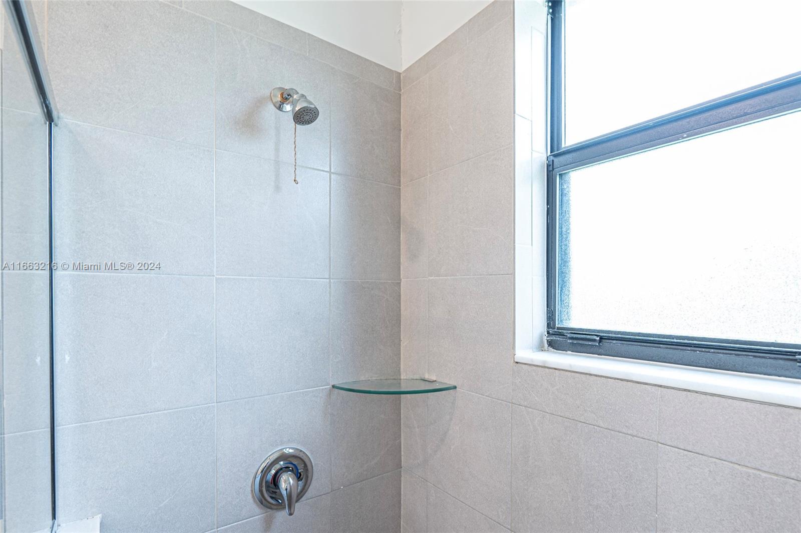 VIA VENTURE NEIGHBORHOOD - Residential Lease