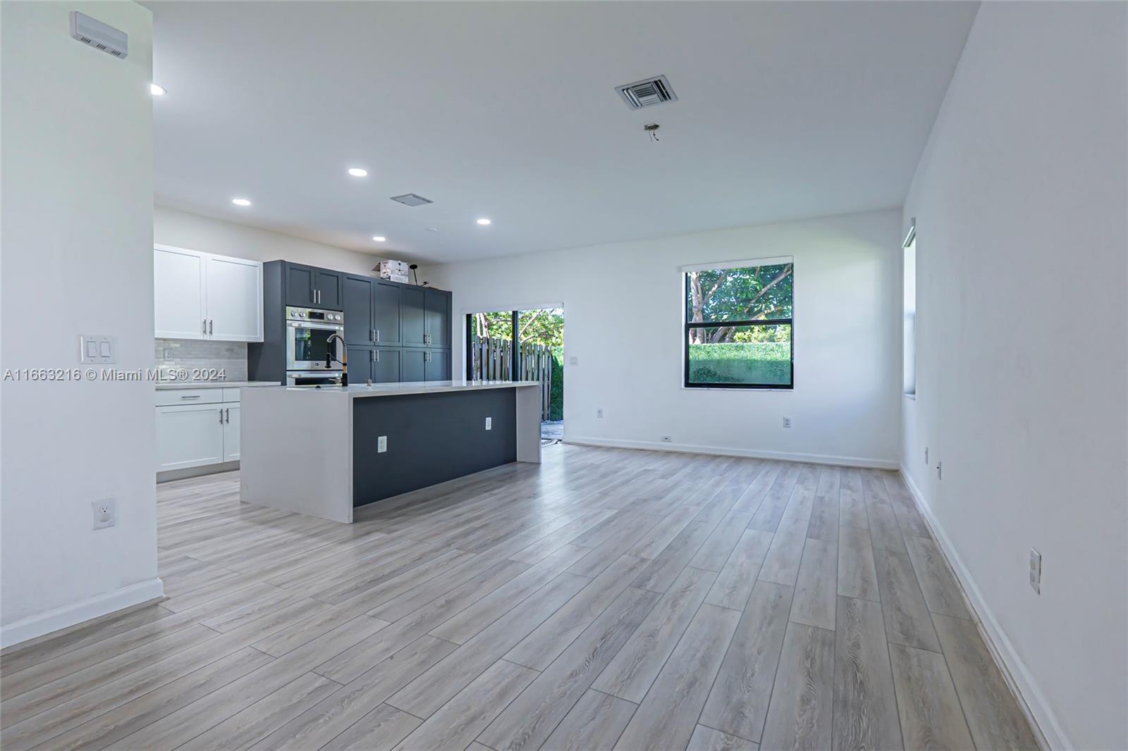 VIA VENTURE NEIGHBORHOOD - Residential Lease