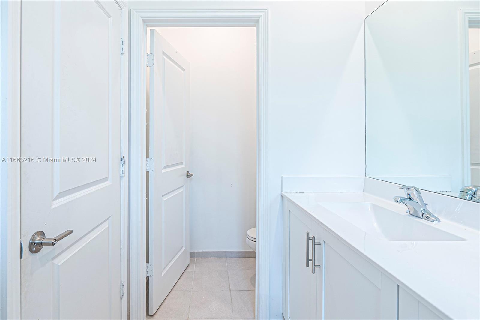 VIA VENTURE NEIGHBORHOOD - Residential Lease