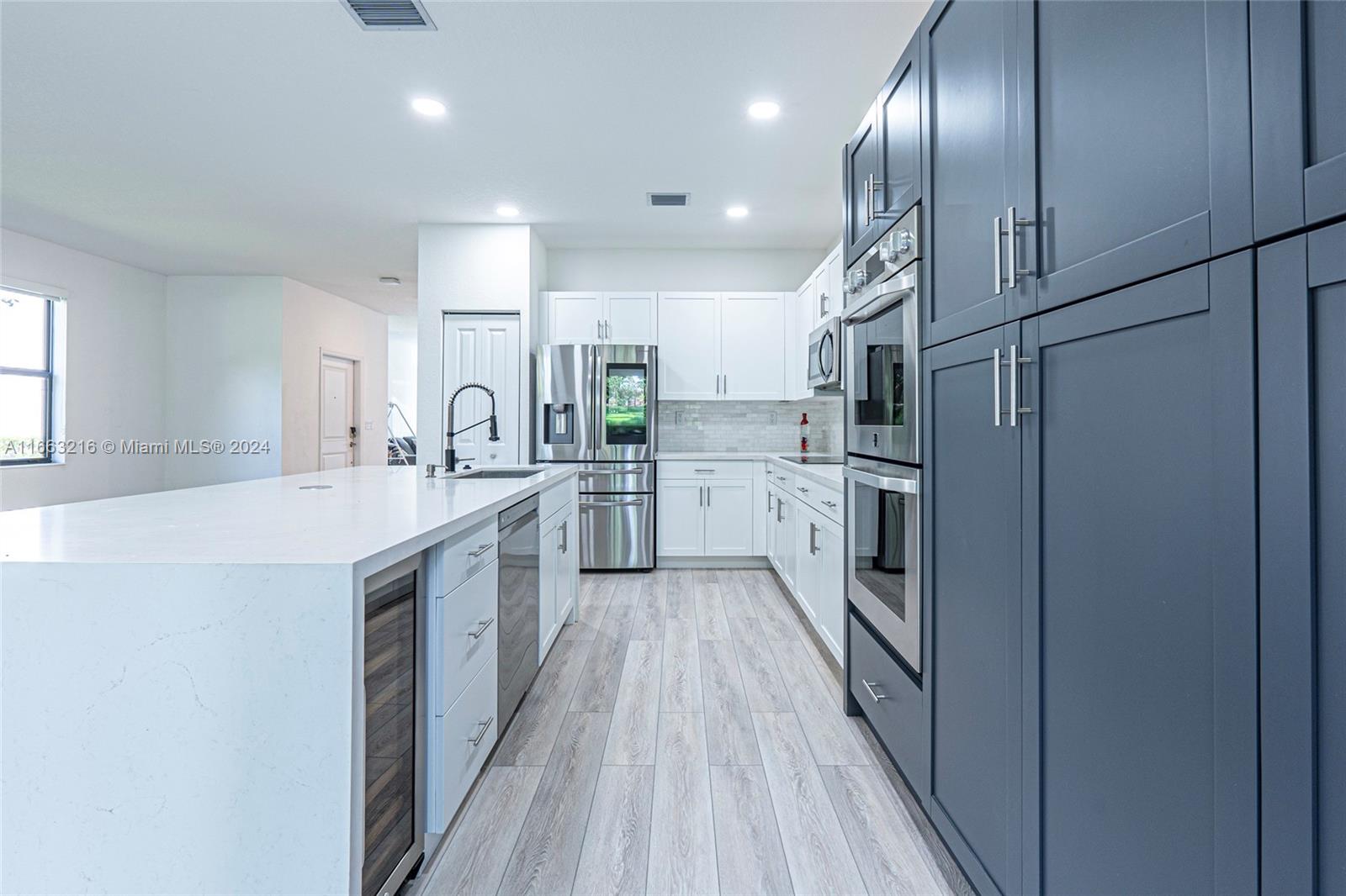 VIA VENTURE NEIGHBORHOOD - Residential Lease
