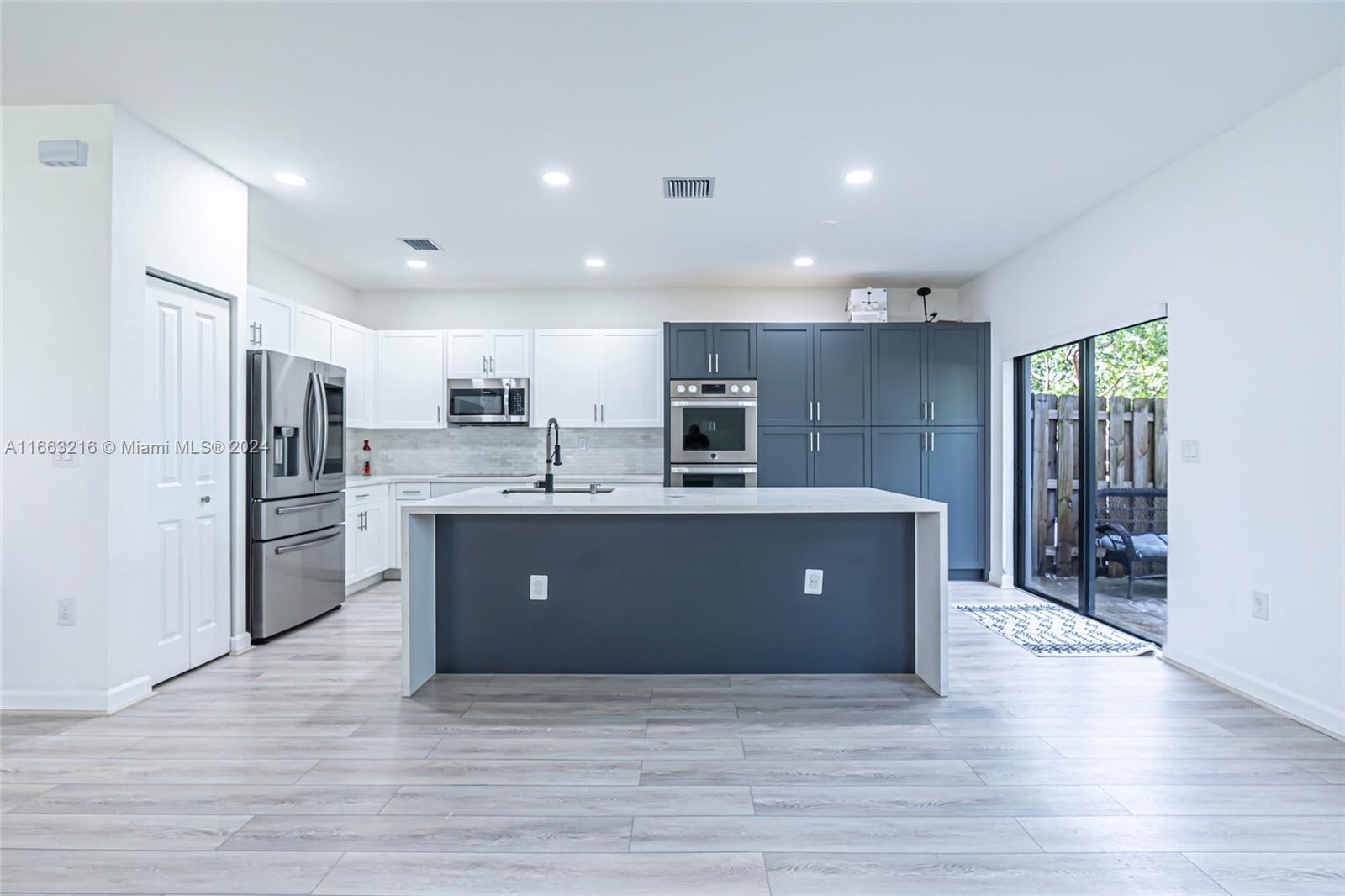 VIA VENTURE NEIGHBORHOOD - Residential Lease
