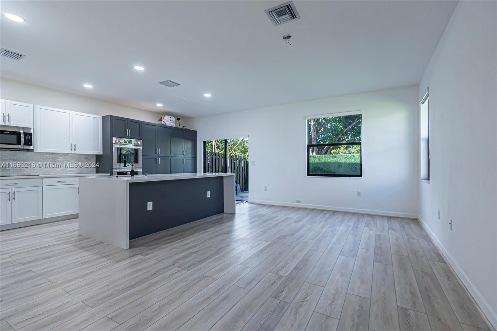 VIA VENTURE NEIGHBORHOOD - Residential Lease