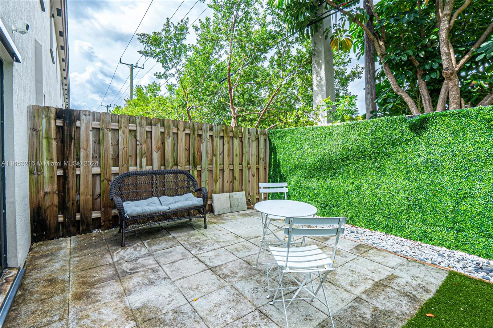 VIA VENTURE NEIGHBORHOOD - Residential Lease