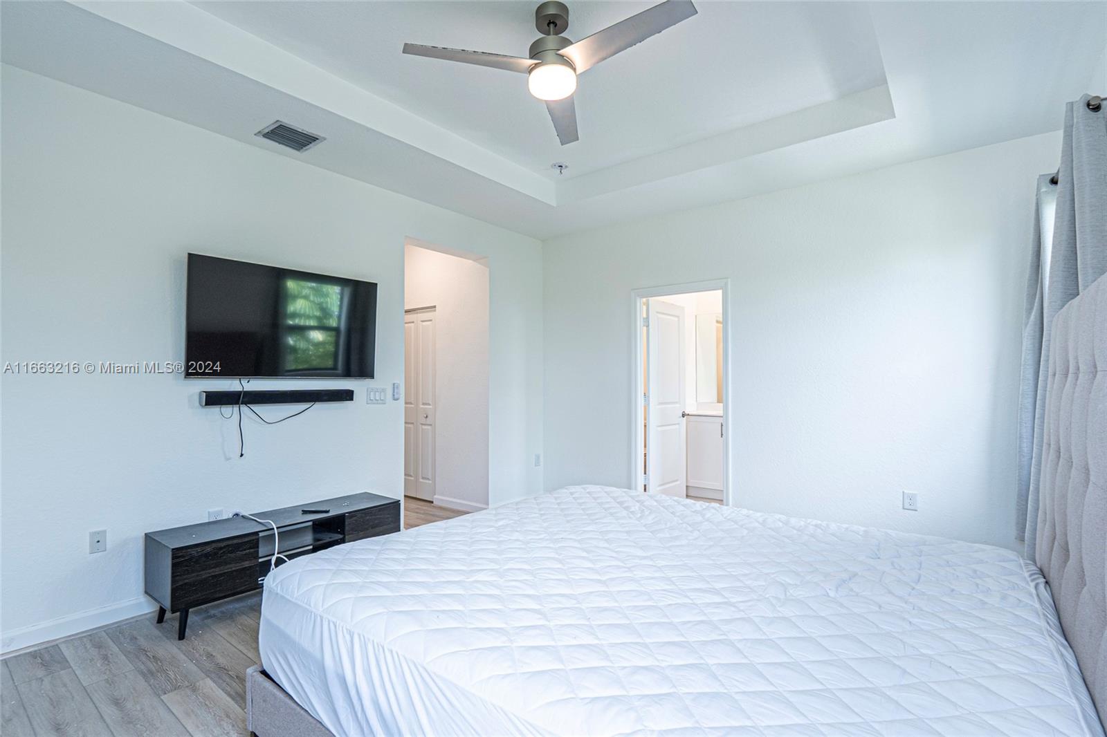 VIA VENTURE NEIGHBORHOOD - Residential Lease