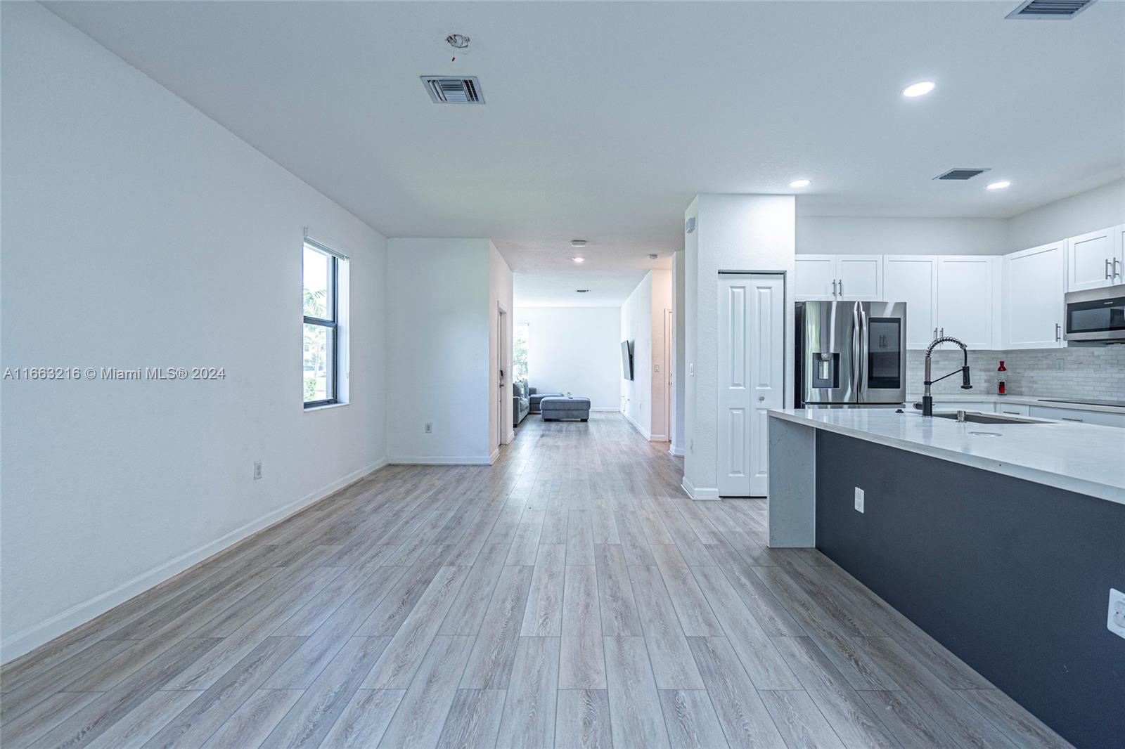 VIA VENTURE NEIGHBORHOOD - Residential Lease