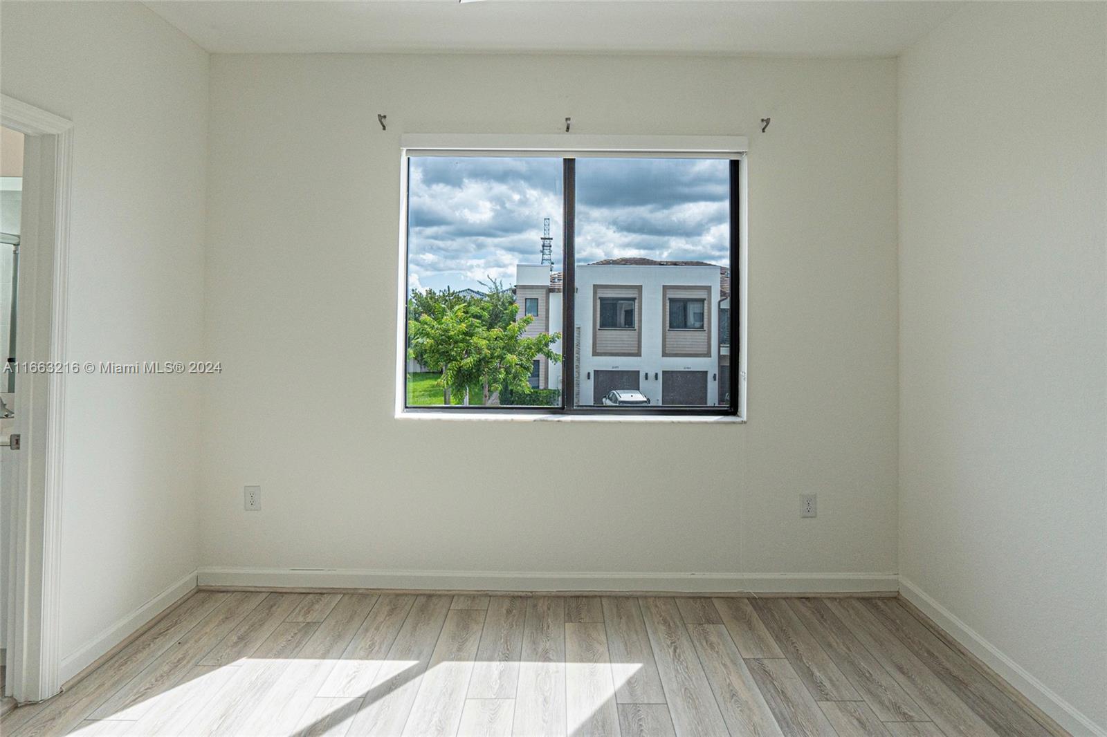 VIA VENTURE NEIGHBORHOOD - Residential Lease