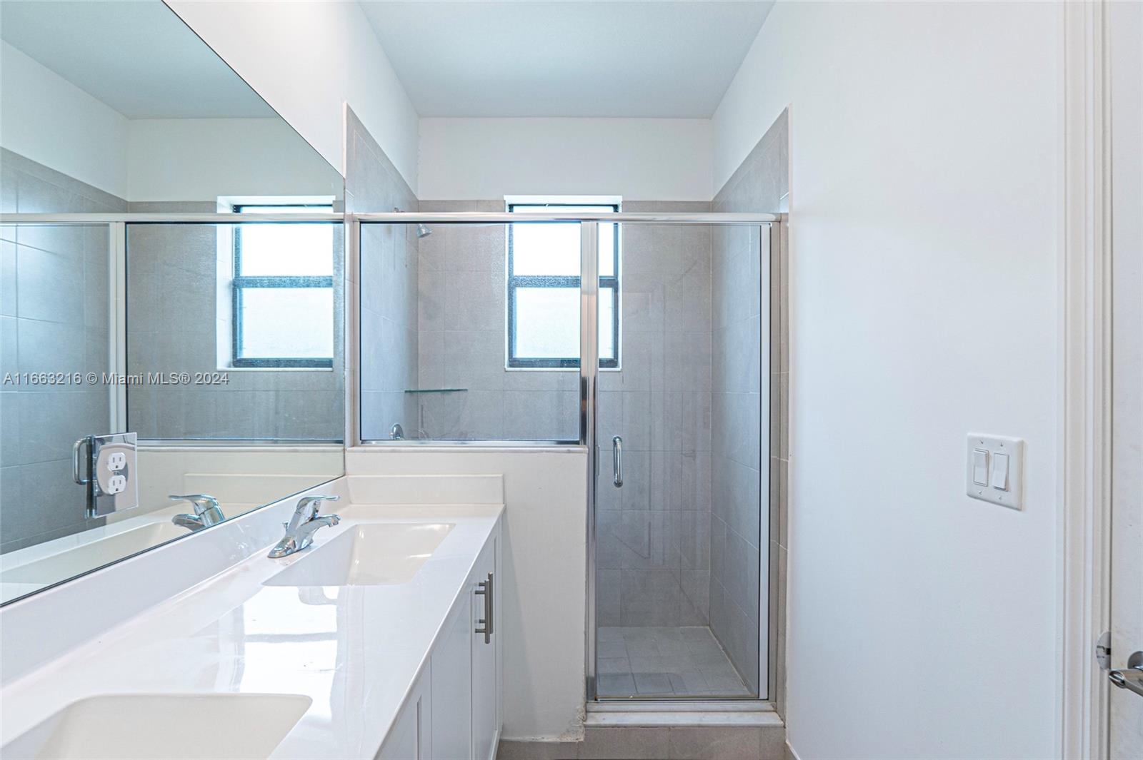 VIA VENTURE NEIGHBORHOOD - Residential Lease