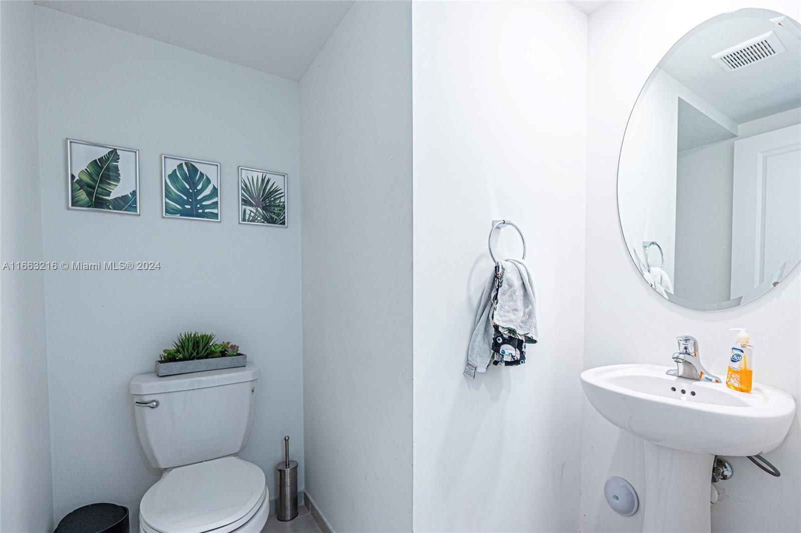 VIA VENTURE NEIGHBORHOOD - Residential Lease
