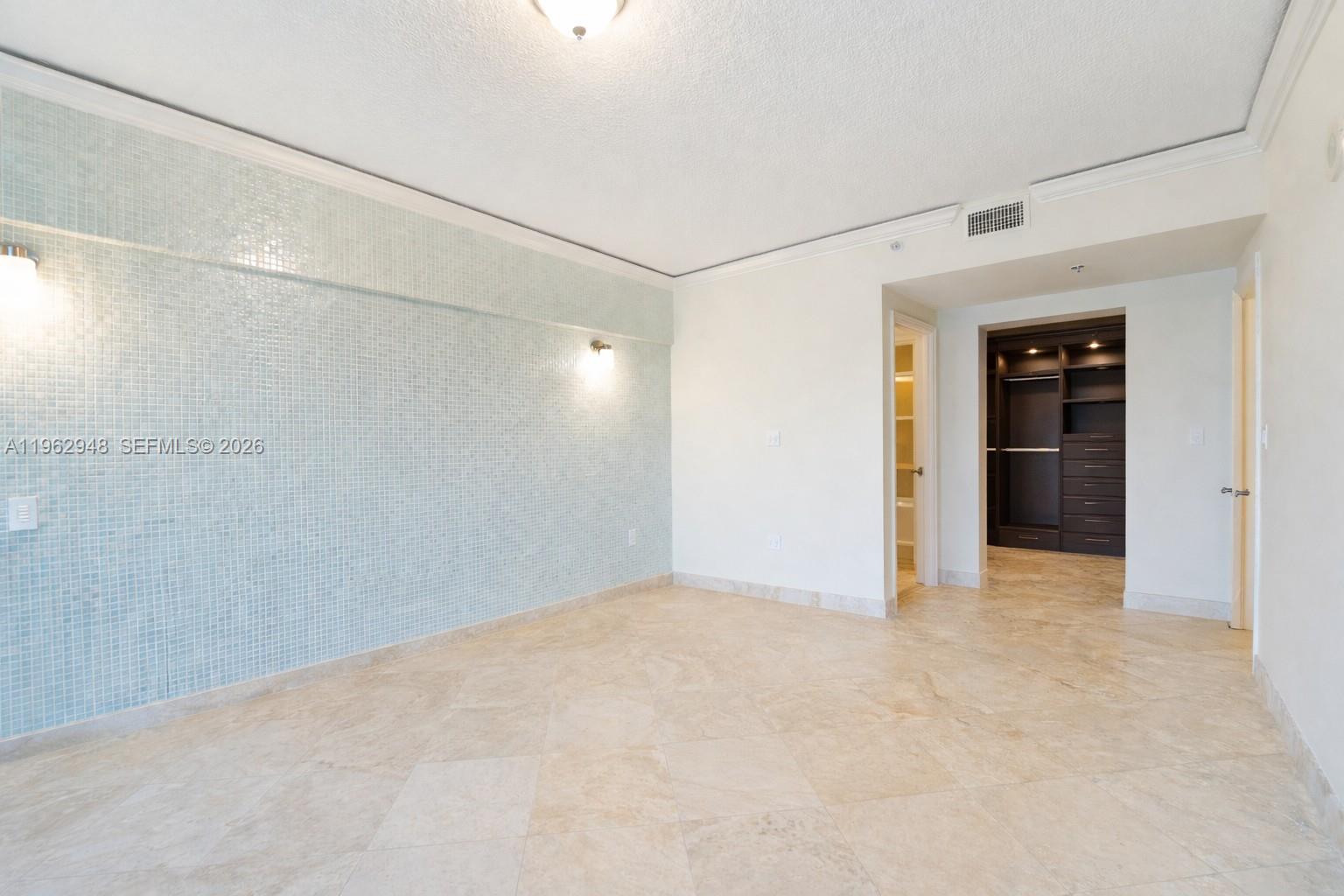 THE COSMOPOLITAN RESIDENC - Residential Lease