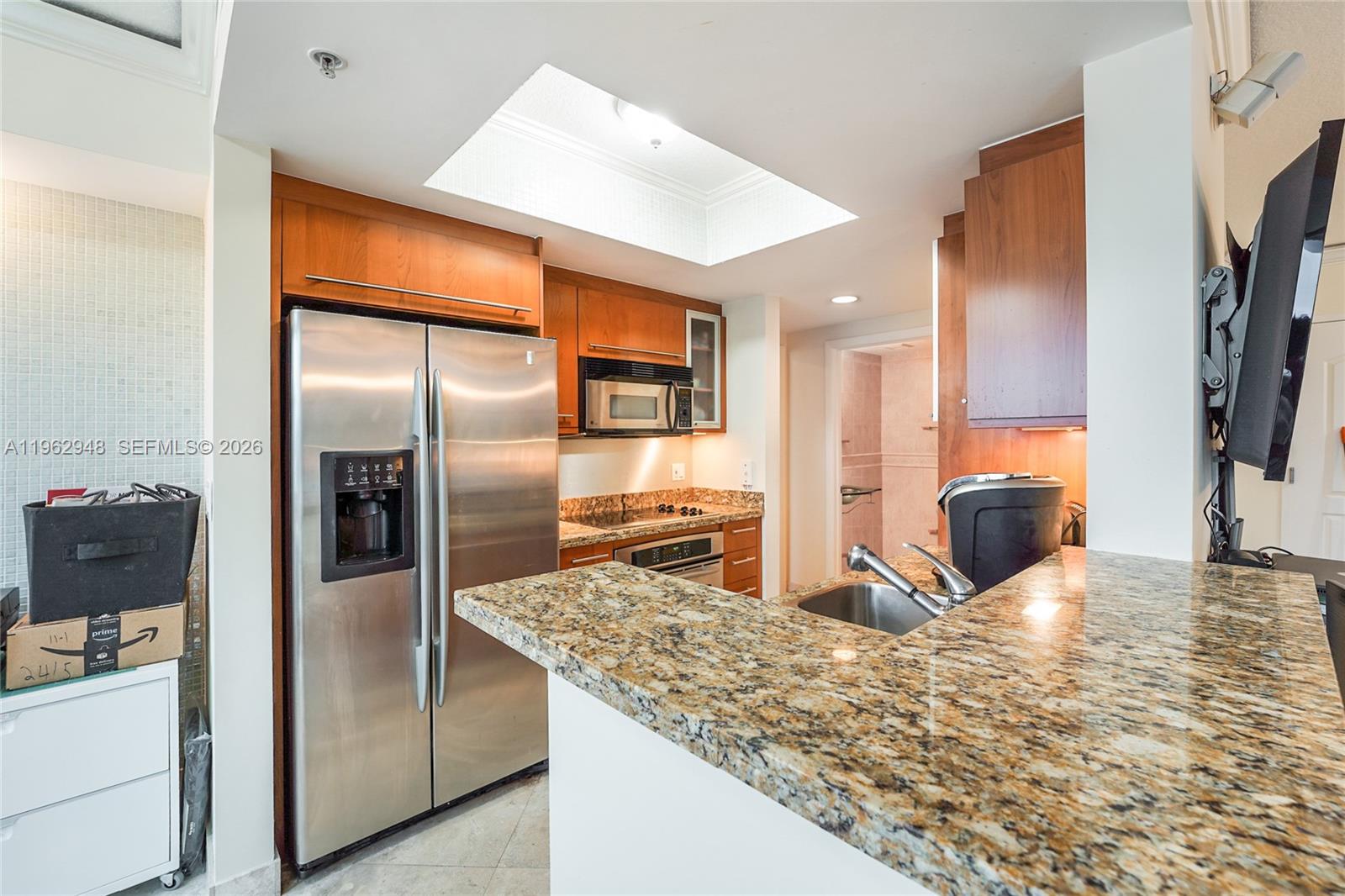 THE COSMOPOLITAN RESIDENC - Residential Lease