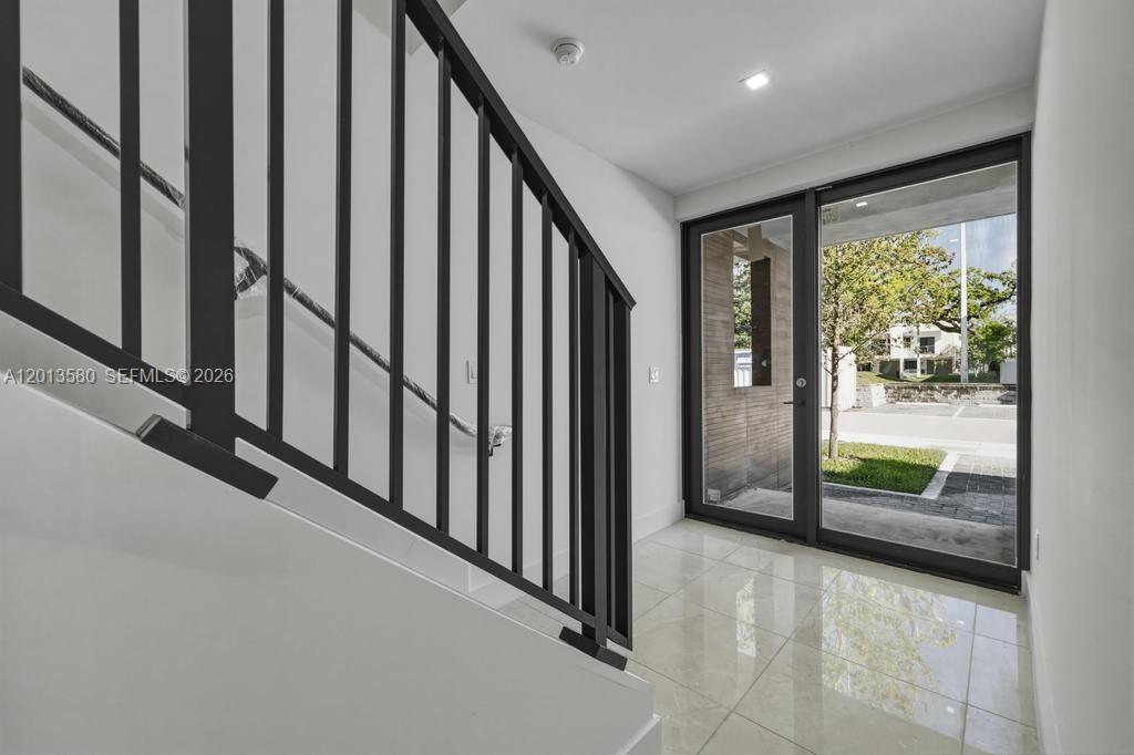 OAKS PLACE - Residential