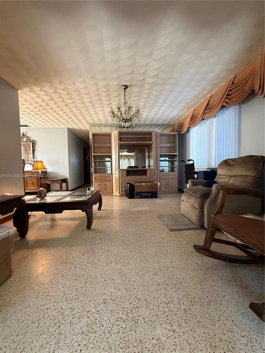 HIALEAH 5TH ADDN - Residential