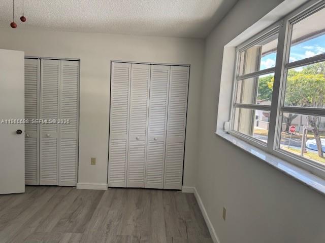 KENDALL LKS E LAKEVIEW TH - Residential