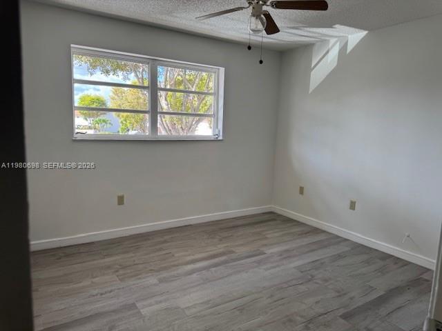 KENDALL LKS E LAKEVIEW TH - Residential