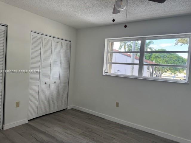 KENDALL LKS E LAKEVIEW TH - Residential