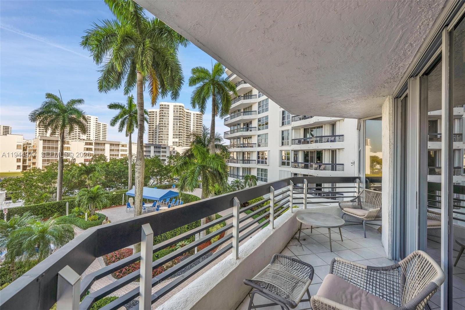 MYSTIC POINTE TOWER 500 - Residential
