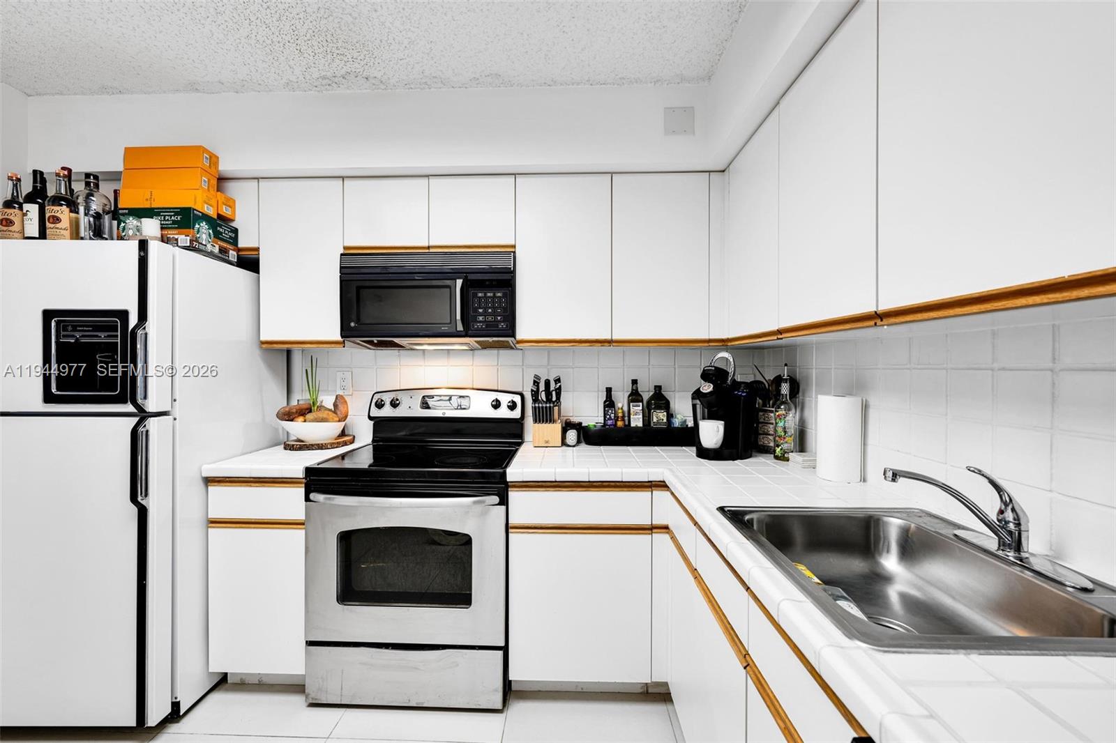 MYSTIC POINTE TOWER 500 - Residential