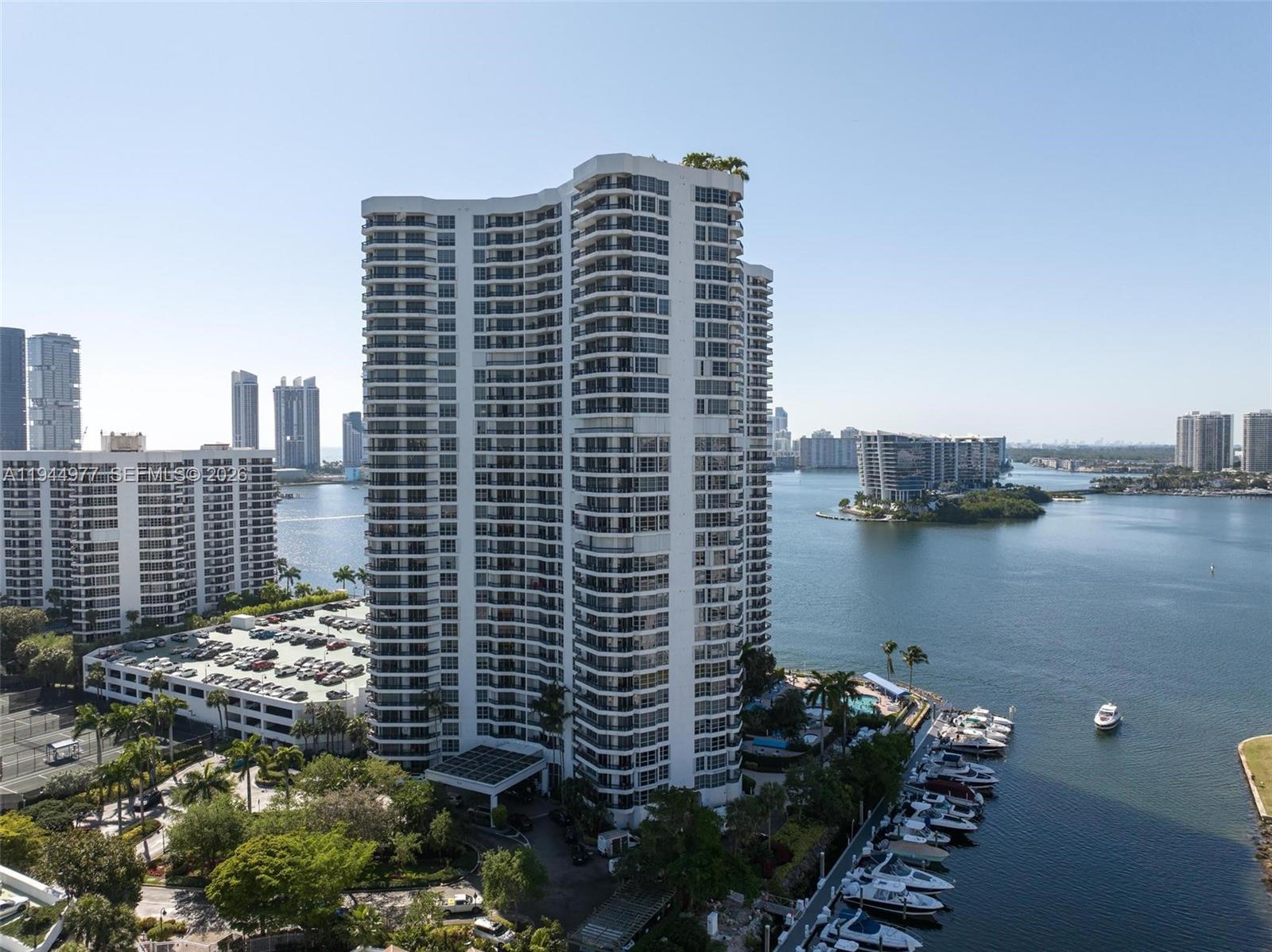 MYSTIC POINTE TOWER 500 - Residential