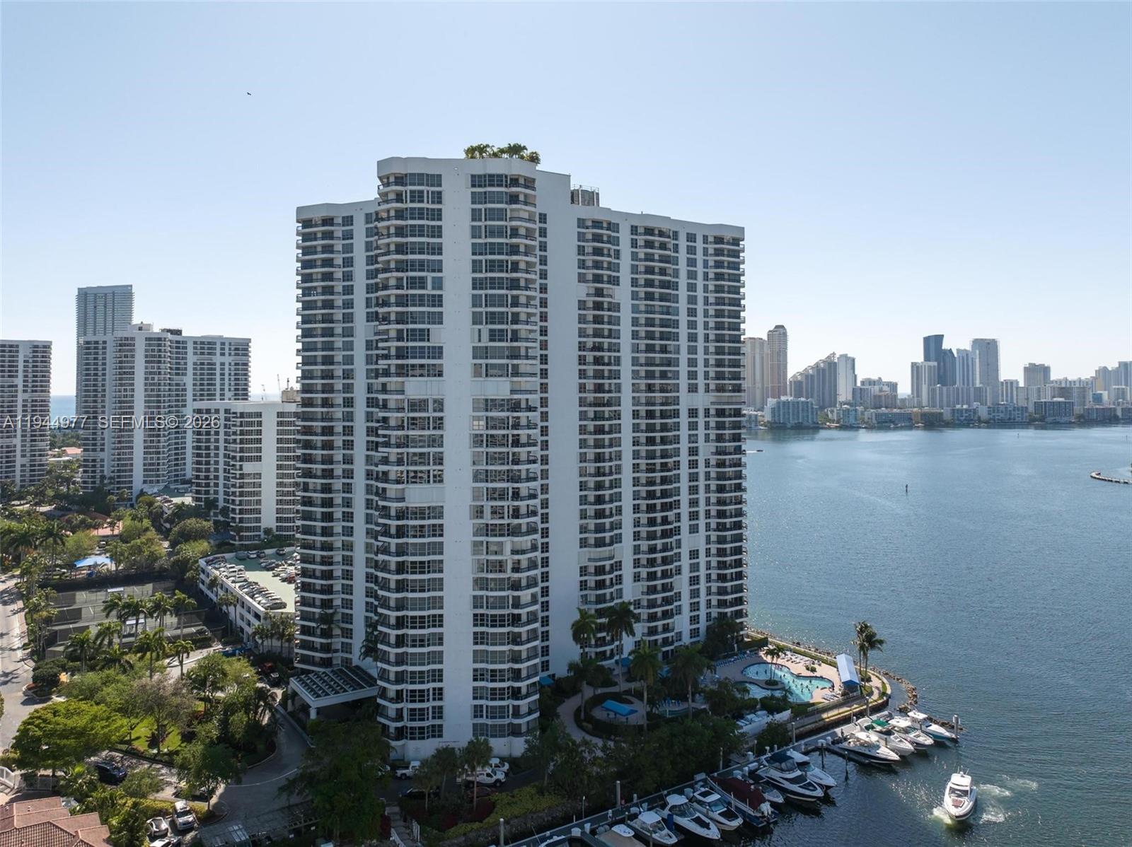 MYSTIC POINTE TOWER 500 - Residential