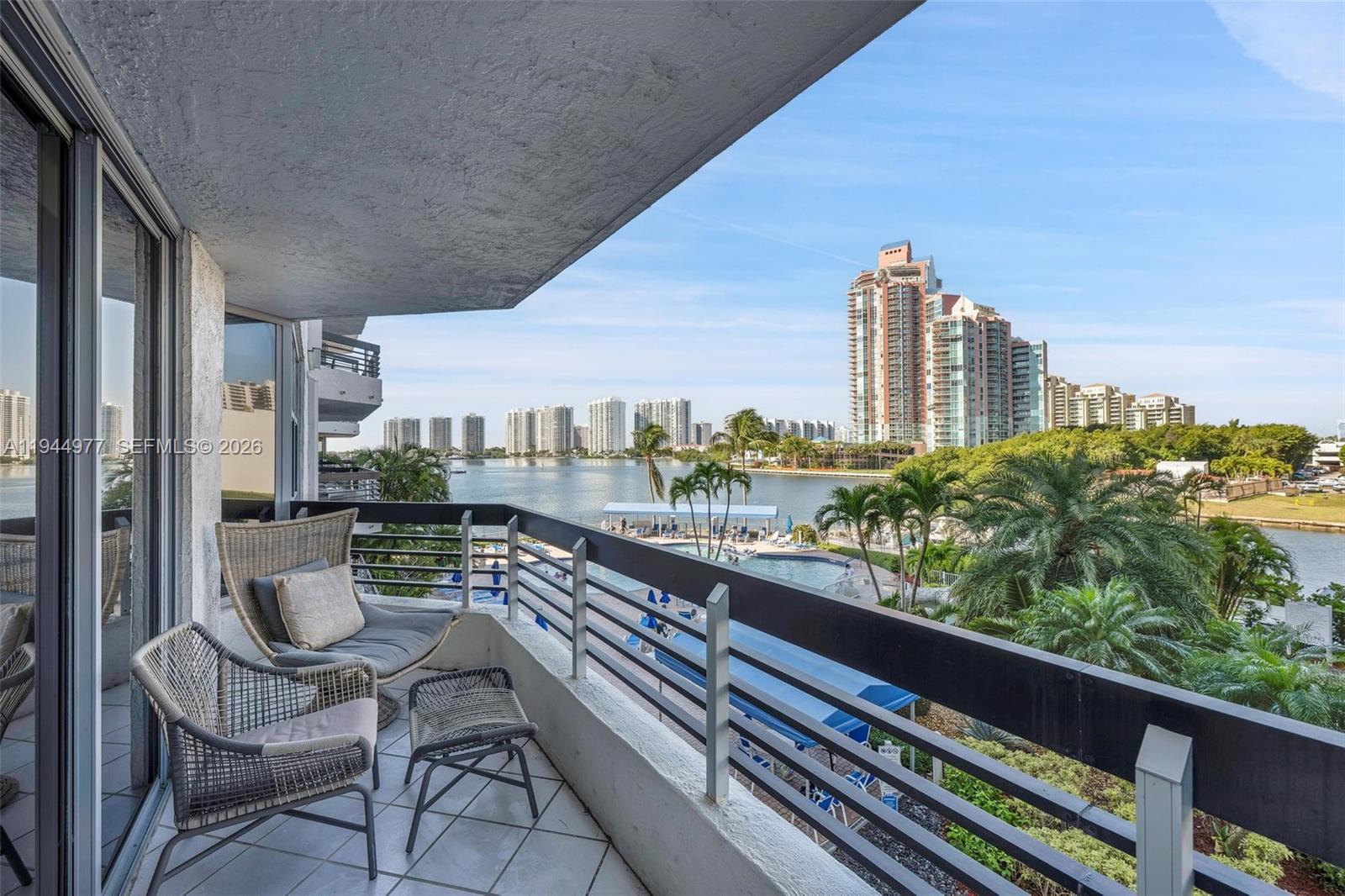 MYSTIC POINTE TOWER 500 - Residential