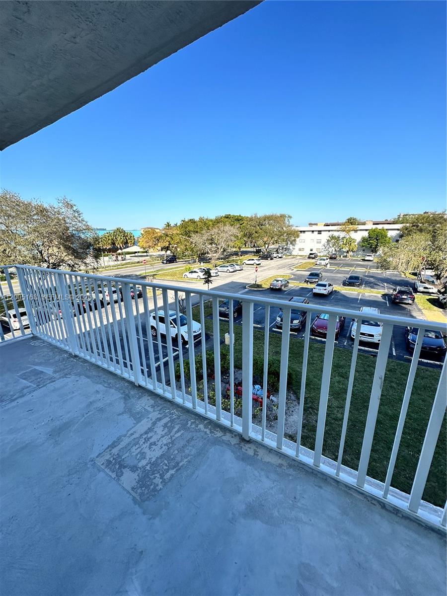 HILLCREST EAST NO 19 COND - Residential