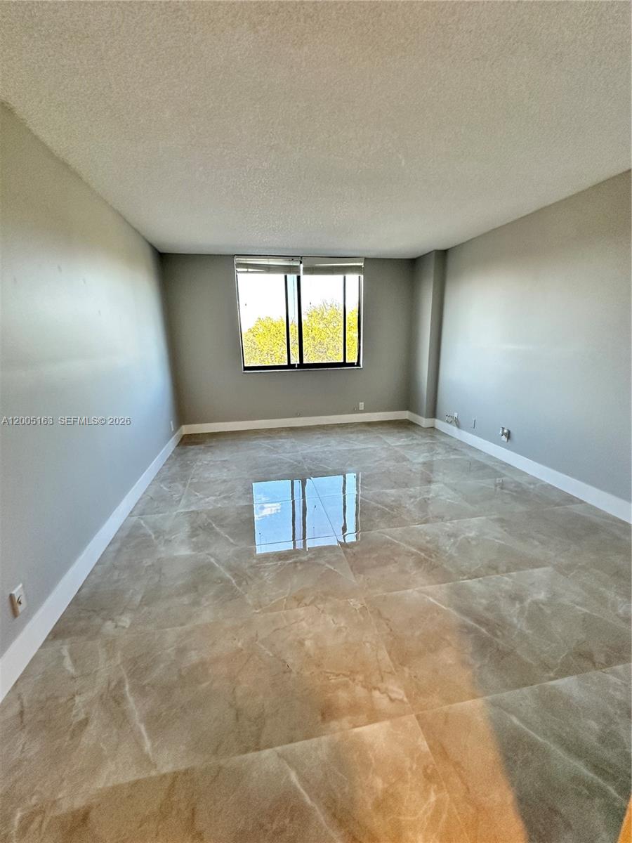 HILLCREST EAST NO 19 COND - Residential