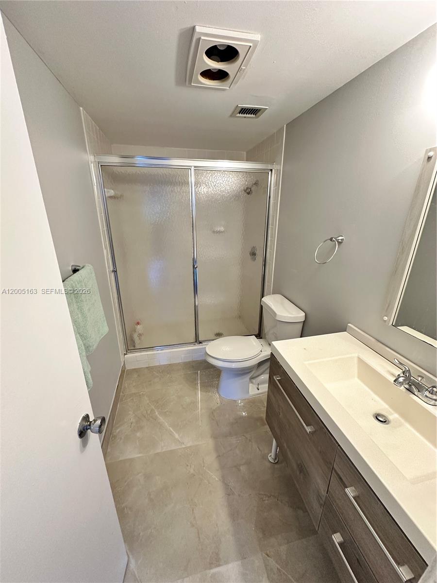 HILLCREST EAST NO 19 COND - Residential