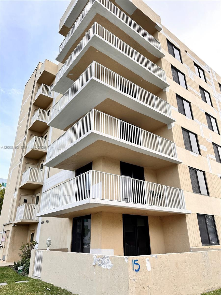 HILLCREST EAST NO 19 COND - Residential