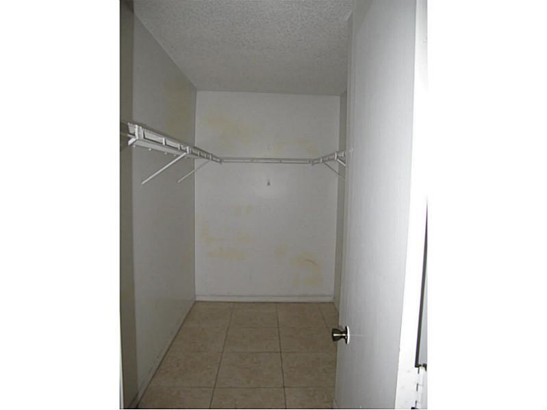 LAKEWOOD - Residential Lease