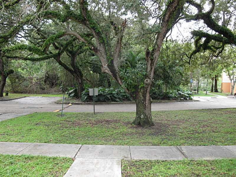 LAKEWOOD - Residential Lease