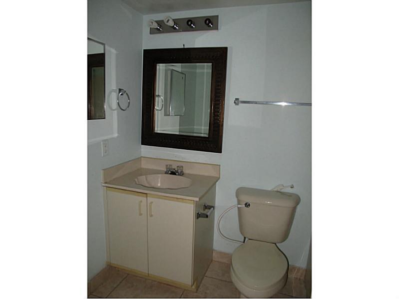 LAKEWOOD - Residential Lease