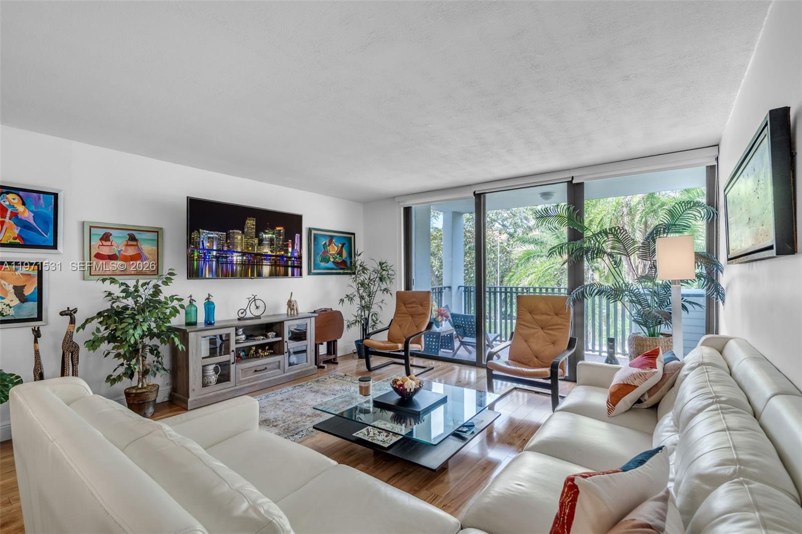 KEY BISCAYNE ONE HUNDRED - Residential