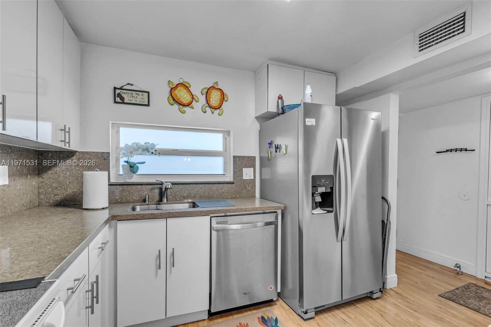KEY BISCAYNE ONE HUNDRED - Residential