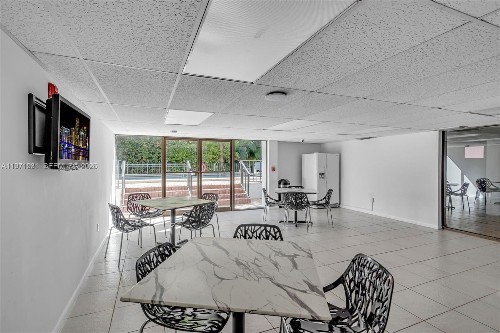 KEY BISCAYNE ONE HUNDRED - Residential