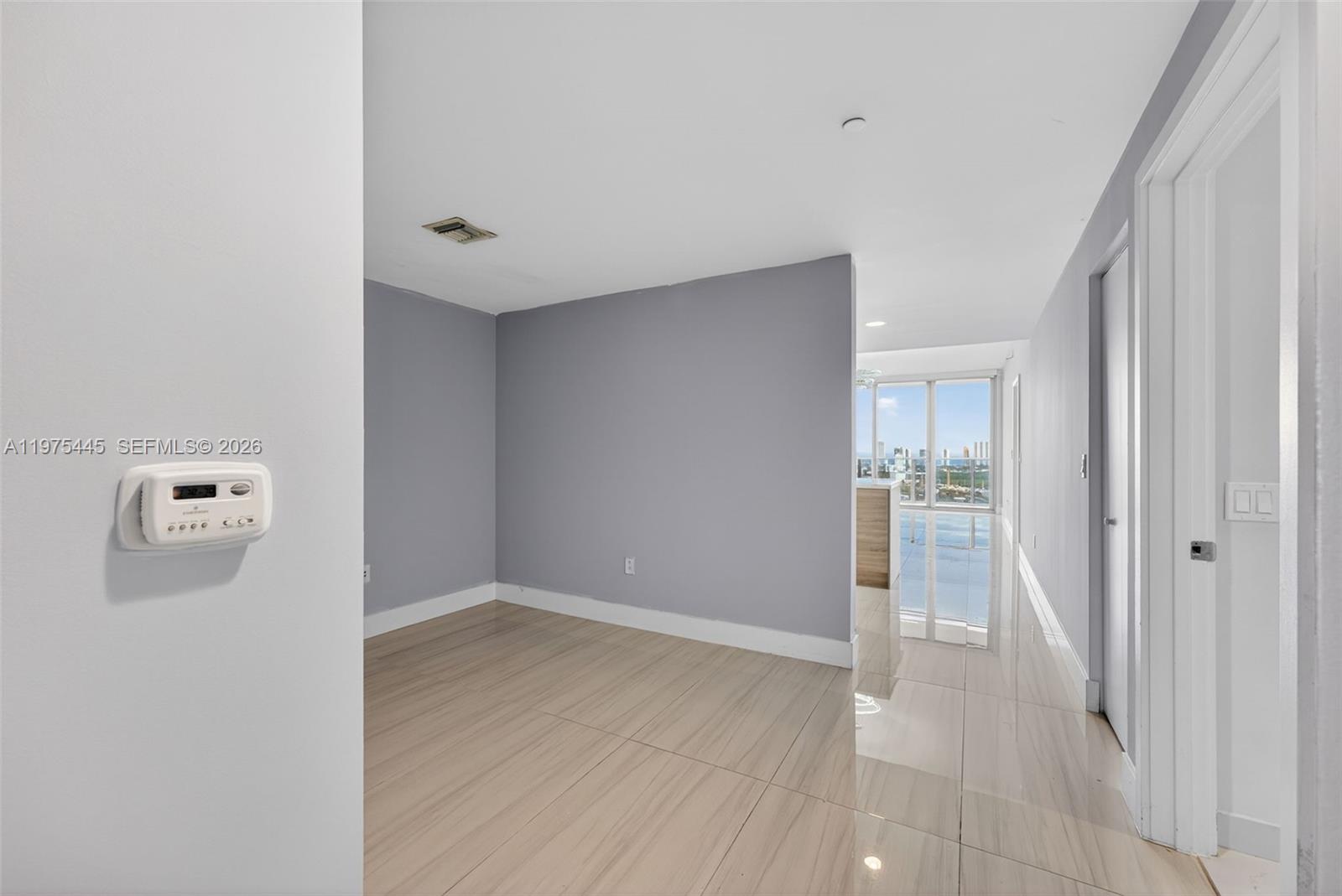 THE HARBOUR SOUTH CONDO - Residential