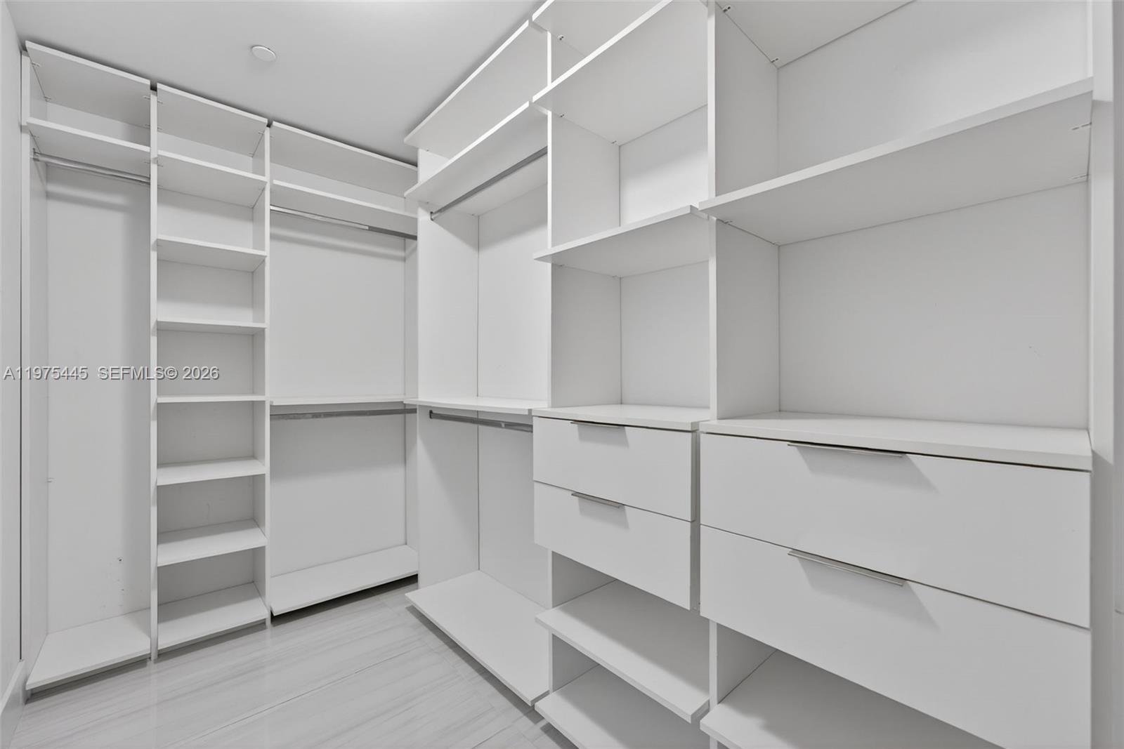 THE HARBOUR SOUTH CONDO - Residential