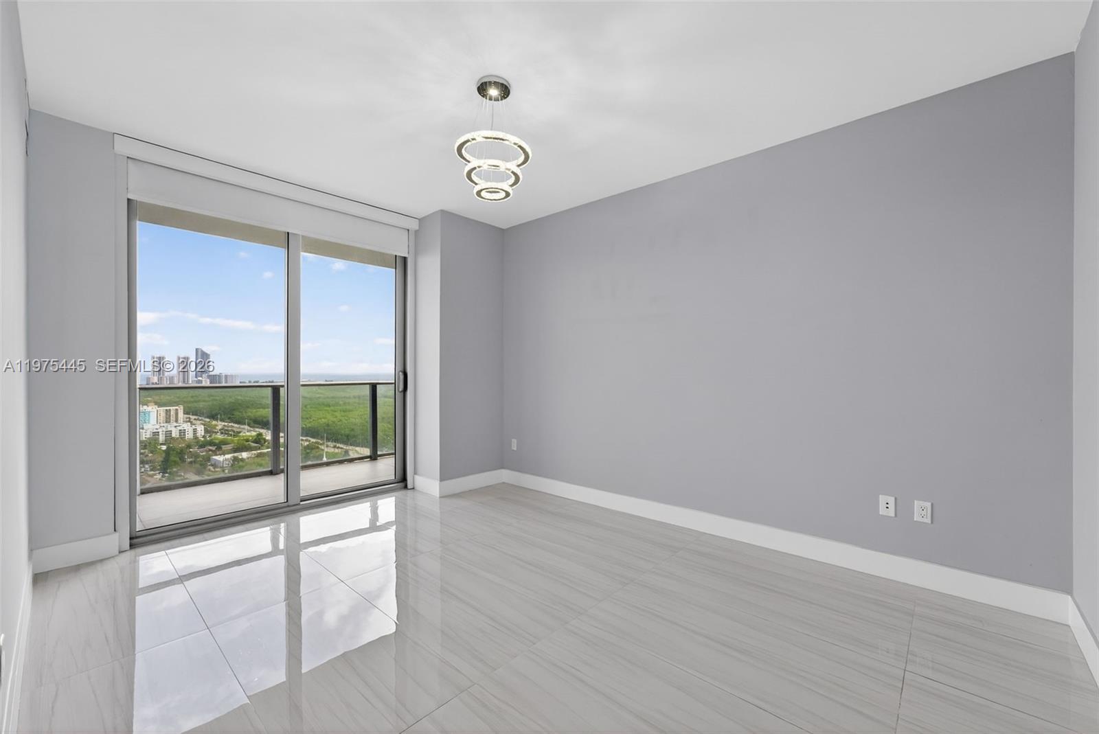 THE HARBOUR SOUTH CONDO - Residential