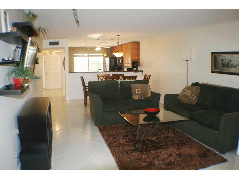 THE HAMPTONS WEST - Residential Lease