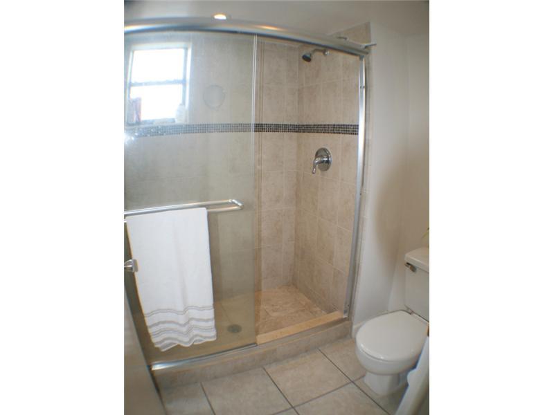 THE HAMPTONS WEST - Residential Lease