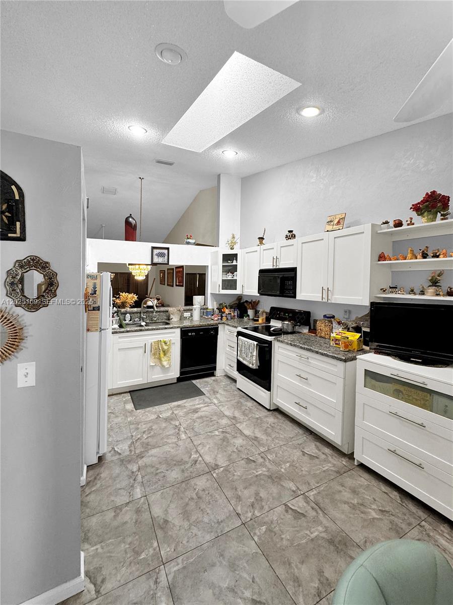 SUN VALLEY EAST CONDO - Residential