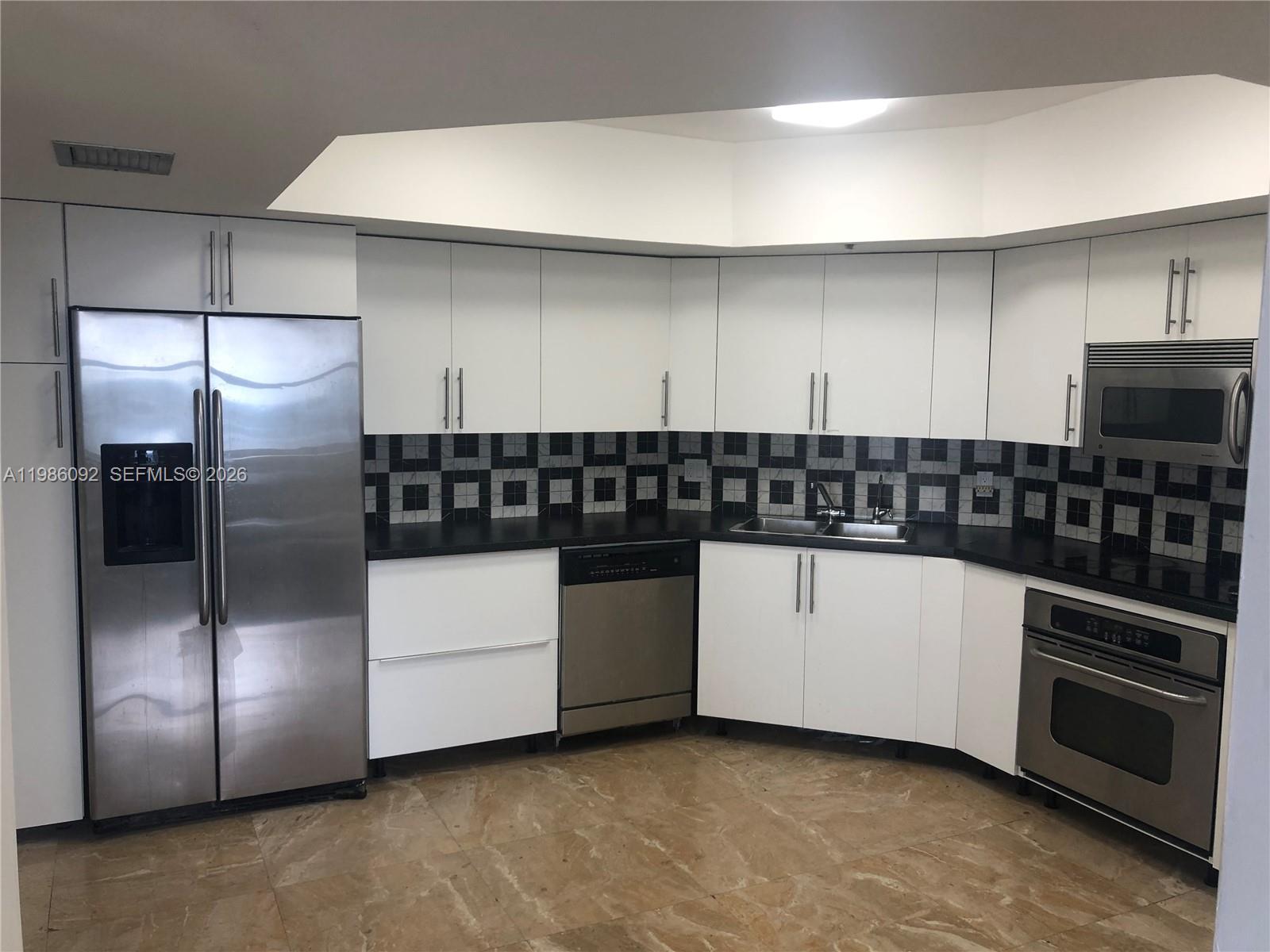 ANCHOR BAY CLUB CONDO - Residential