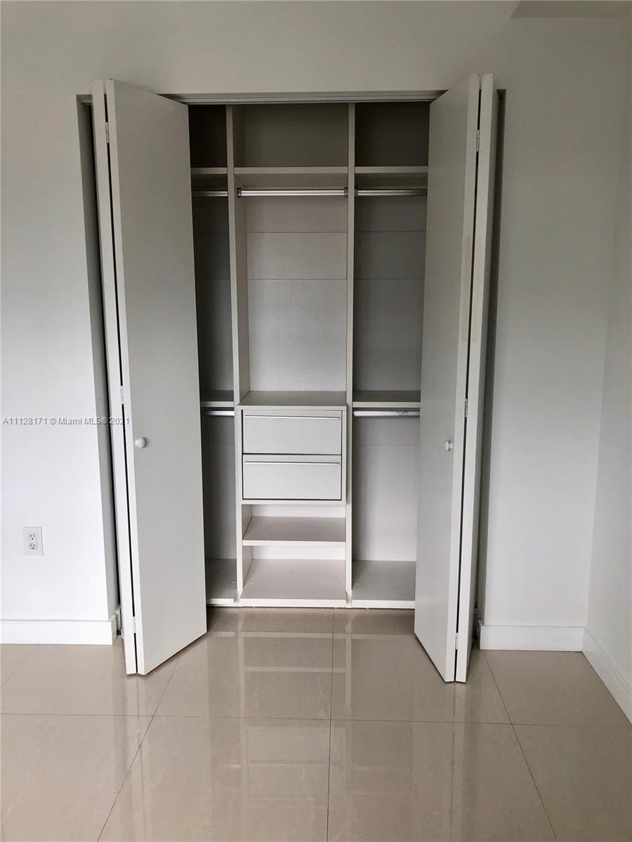Iconbay - Residential Lease