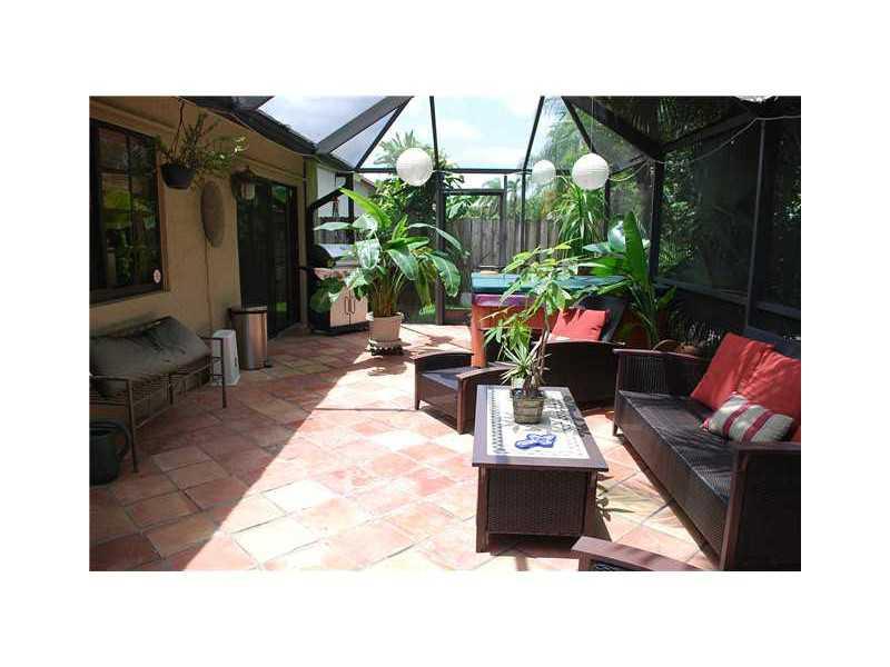 FIRST ADDN TO CALUSA CLUB - Residential Lease