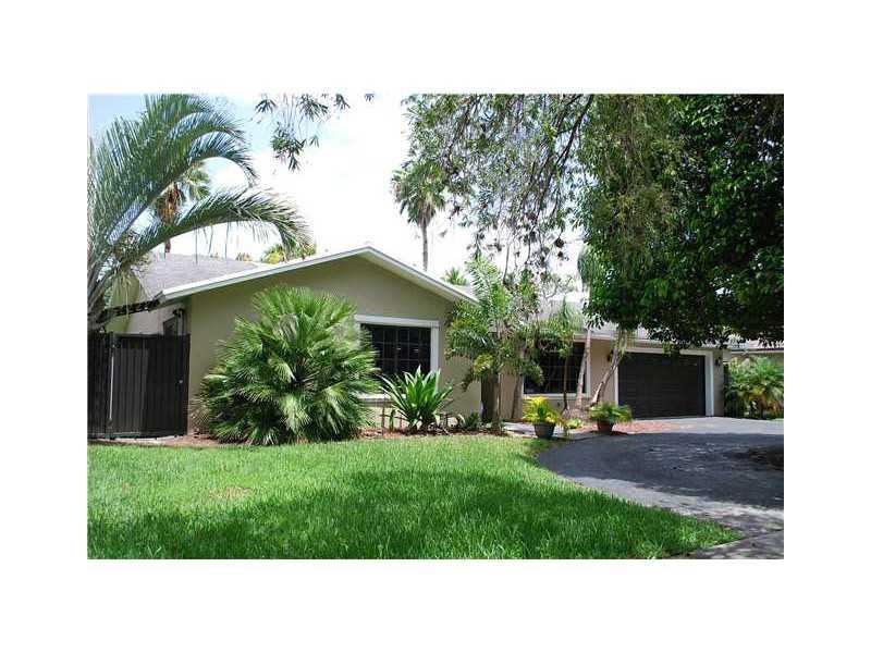FIRST ADDN TO CALUSA CLUB - Residential Lease