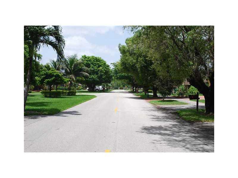 FIRST ADDN TO CALUSA CLUB - Residential Lease