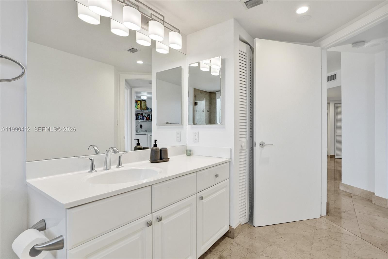 HARBOR TWS AT THE WATERWA - Residential